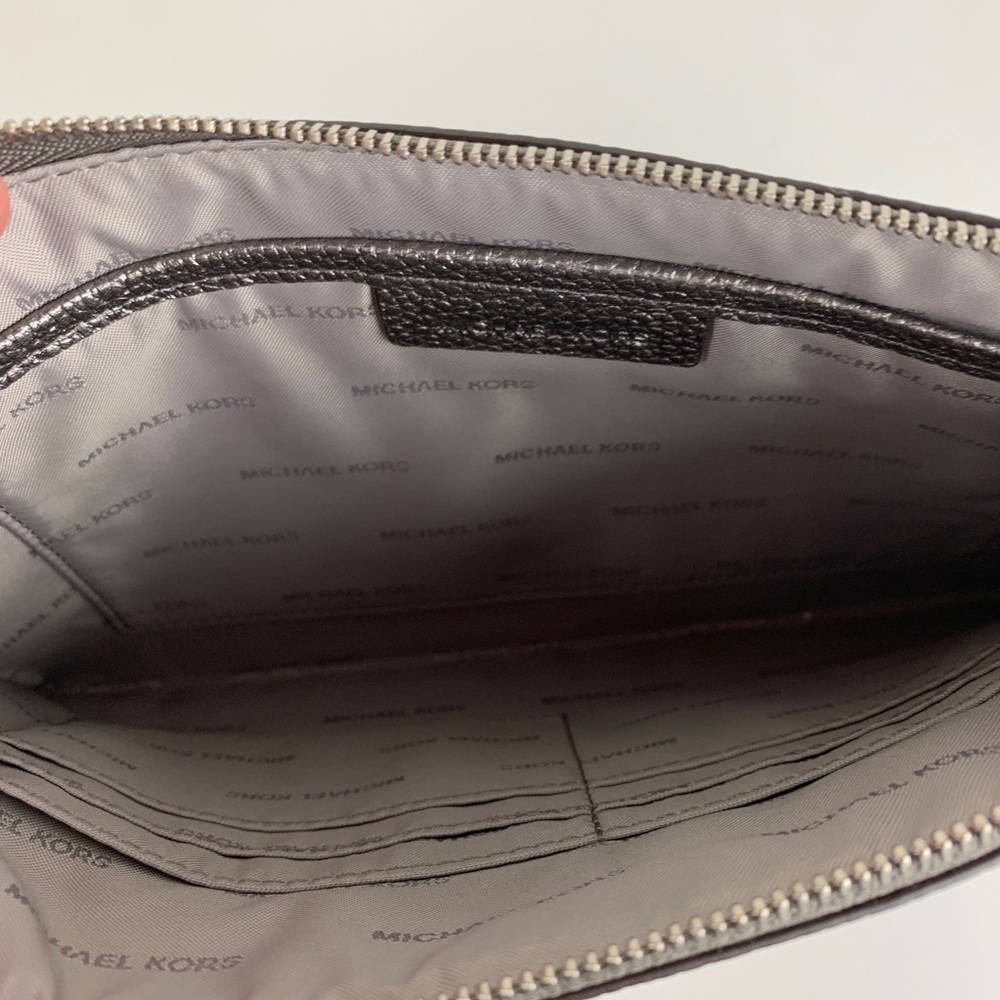 Michael Kors Mercer Zip Wristel in Gunmetal - Picture 7 of 7
